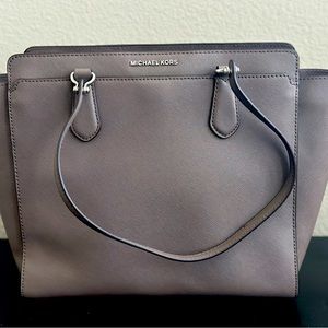 Michael Kors Dee Dee Large Convertible Tote